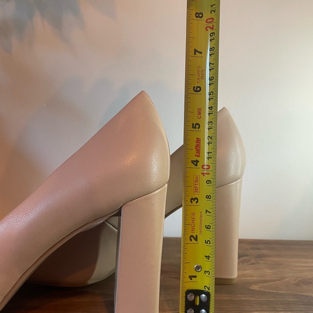 Le Chateau Women's Classic Cream Leather Block Heels - Picture 6 of 11